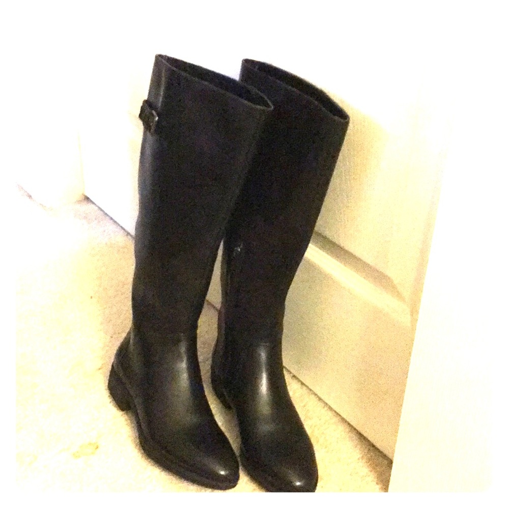 Sam Edelman Athletic Style Fit Boot Size 6 M